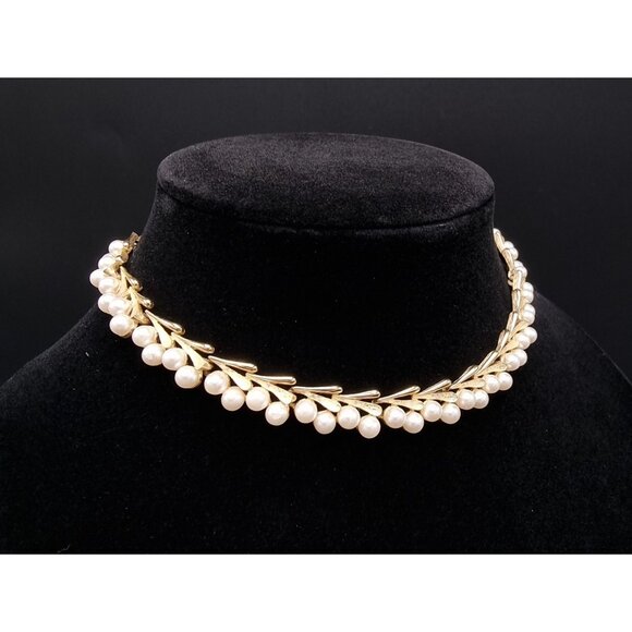 Rare Find Vintage 1960s Trifari Signed Gold Tone Choker Necklace With Faux Pearl - Picture 1 of 5